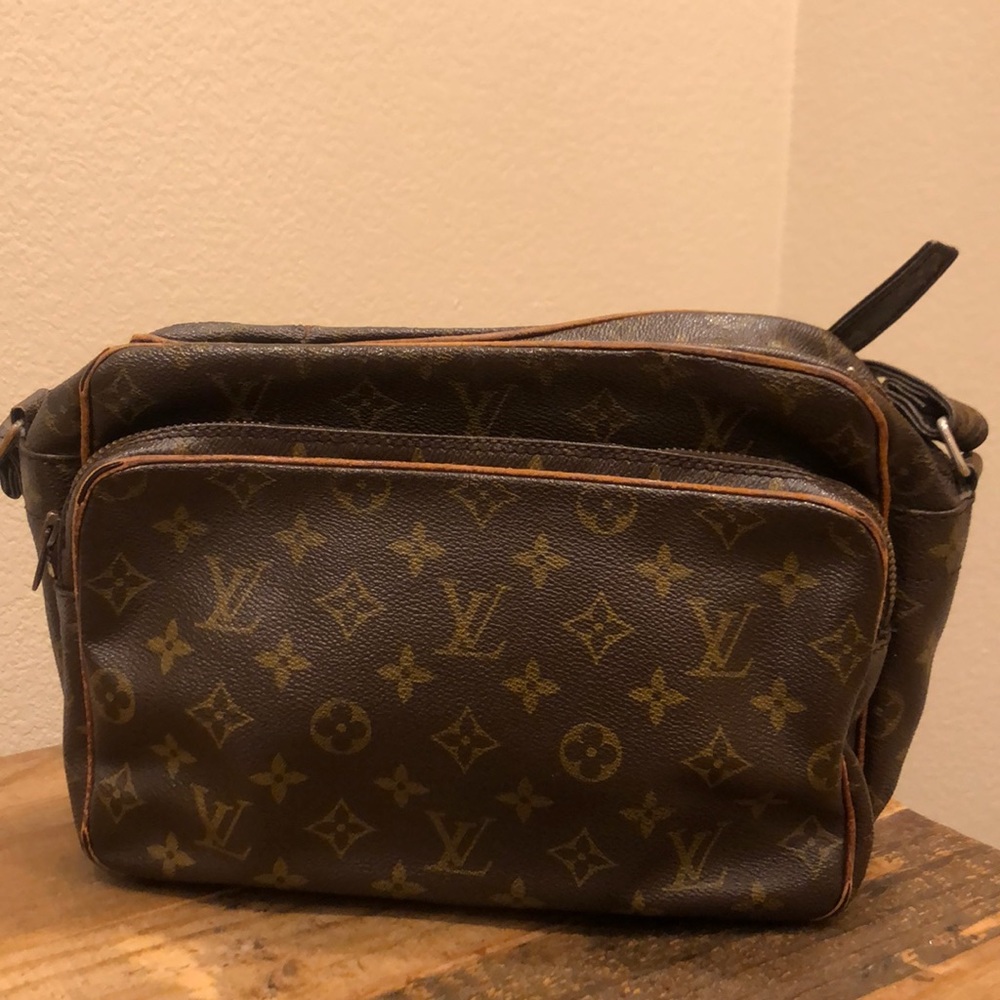 Authentic vintage Louis Vuitton purse.